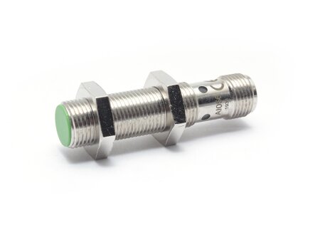 Induktiver Sensor IP67, PNP Öffner (NC), M12x1 Metallgewinde, bündig, Schaltabstand 4mm