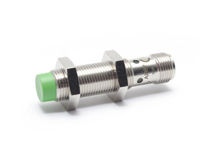 Induktiver Sensor IP67, PNP Öffner (NC), M12x1 Metallgewinde, nicht bündig, Schaltabstand 8mm