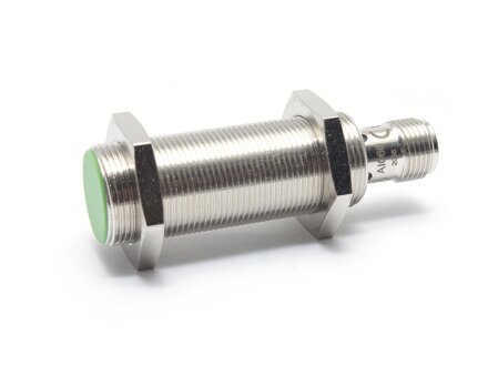 Induktiver Sensor IP67, PNP Öffner (NC), M18x1 Metallgewinde, bündig, Schaltabstand 8mm